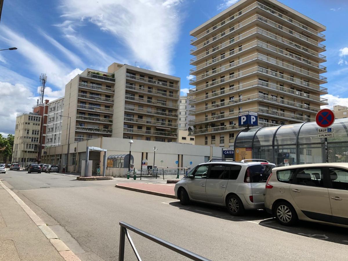 Appartement Hyper Centre Avec Garage Сент-Етьєн Екстер'єр фото